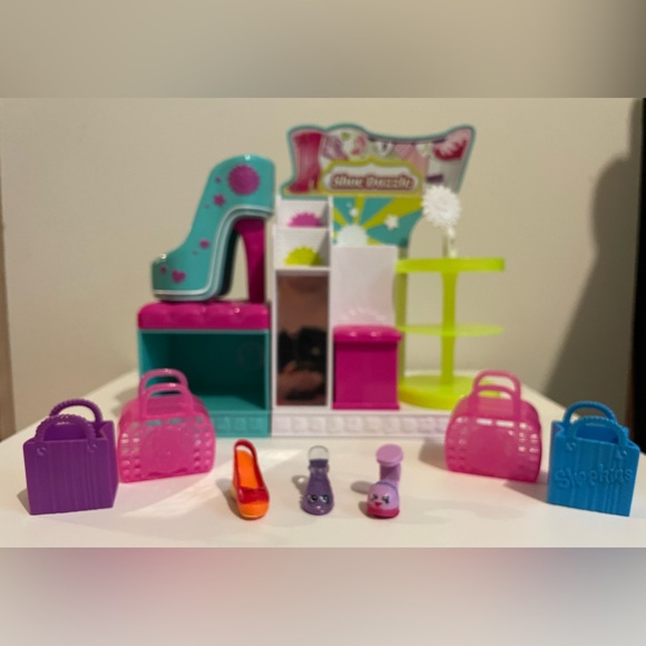 Shopkins Shoe Dazzle Playset Plus Extras - toys,bags and figures - Picture 1 of 9